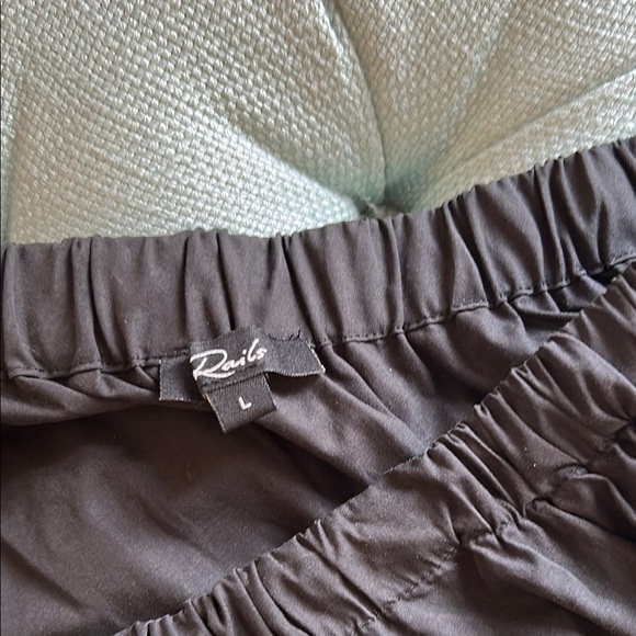 Elegant Black One-Shoulder Dress - Picture 7 of 8